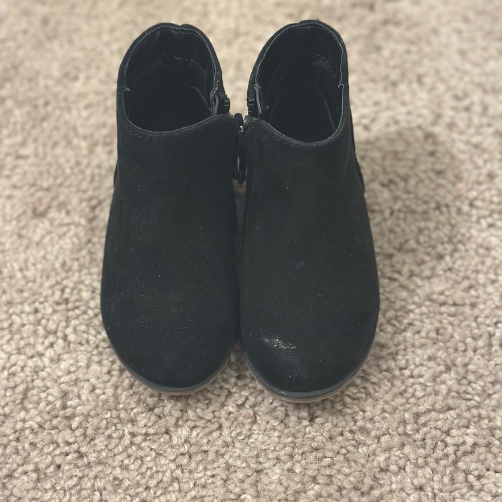 Cat & Jack Stylish Black Toddler Boots | Size 6 - Picture 3 of 6